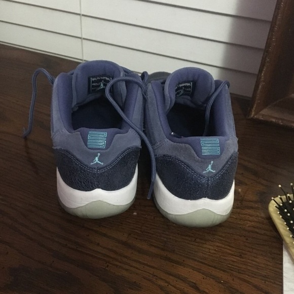 Air Jordan 11s blue moon - Picture 4 of 5